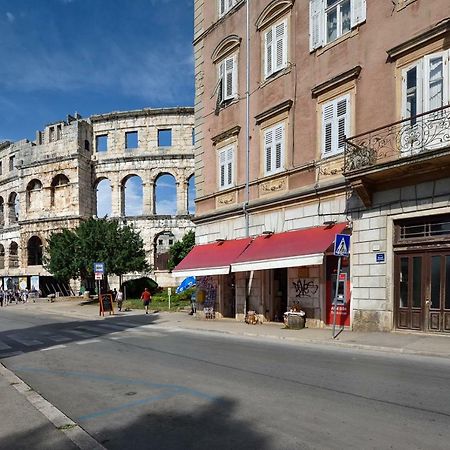 Apartment 20M From Arena Pula Zewnętrze zdjęcie