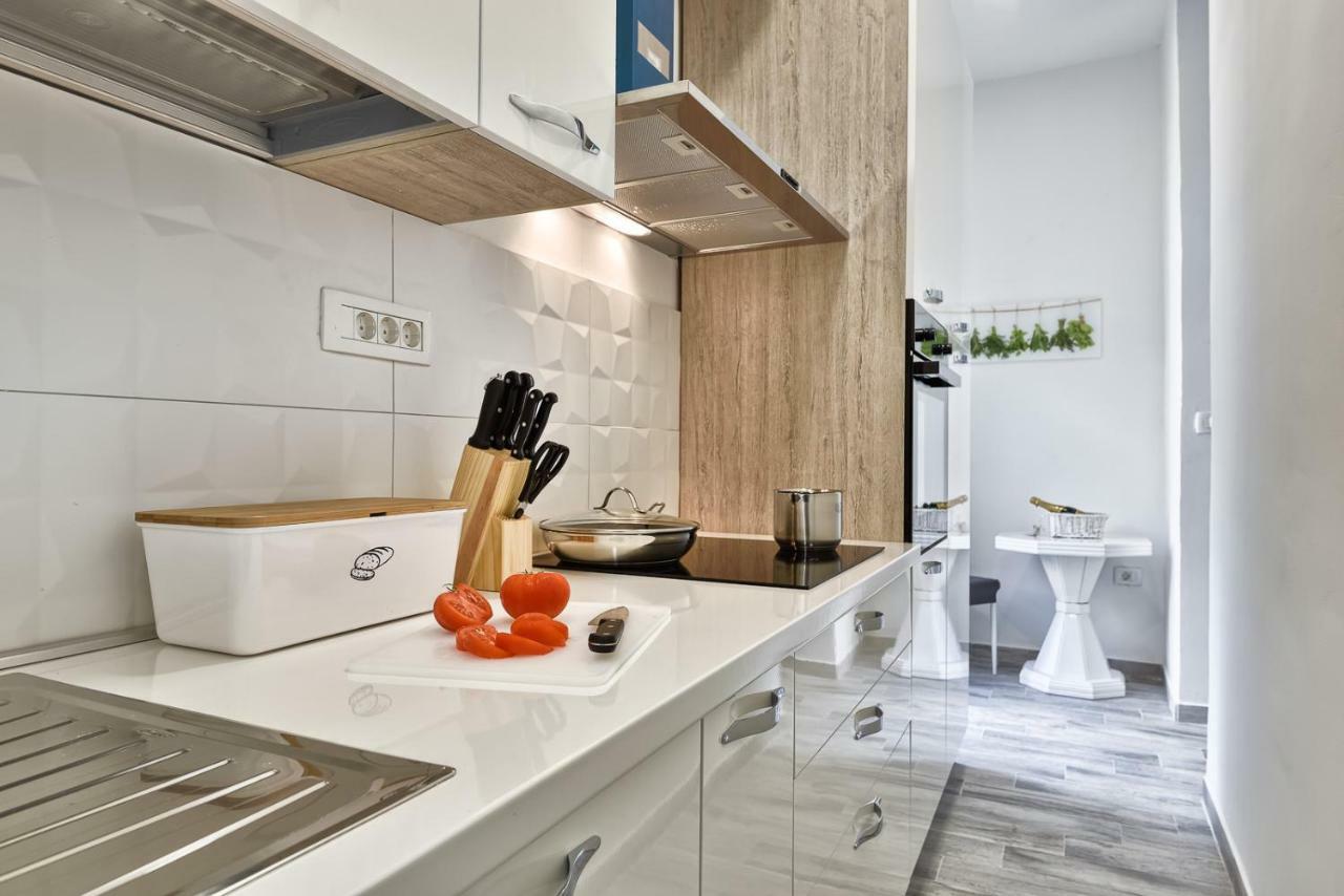 Apartment 20M From Arena Pula Zewnętrze zdjęcie