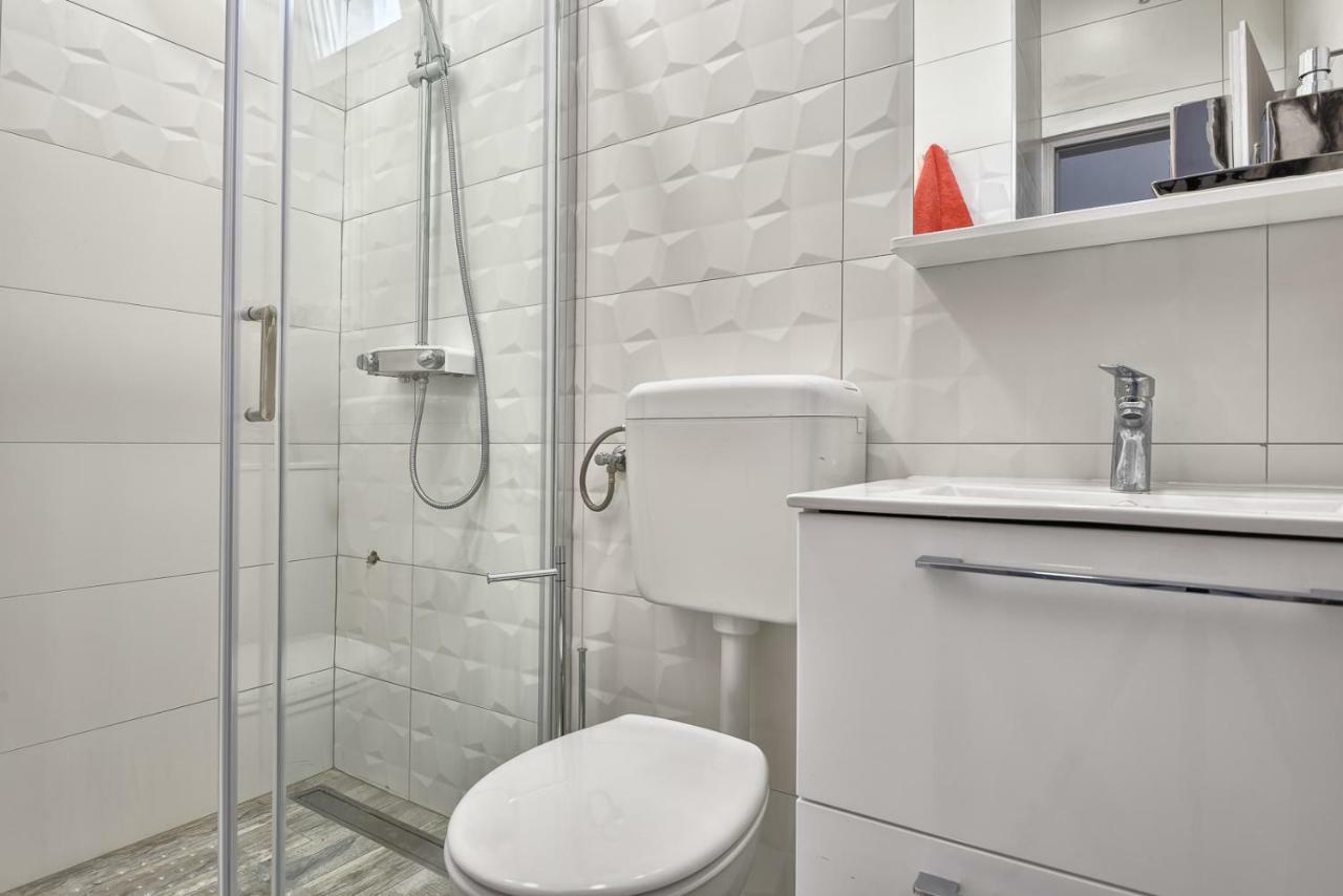 Apartment 20M From Arena Pula Zewnętrze zdjęcie